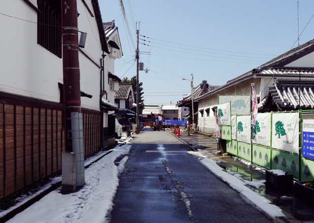 大通寺の前の道