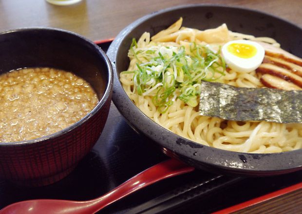 神田パーキングエリア 神田館 つけ麺 大盛り