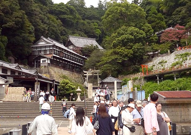 竹生島に上陸