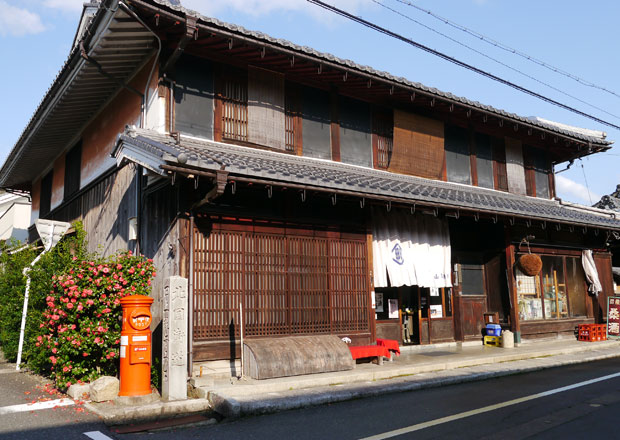 木之本 山路酒造さんの前にある丸いポスト