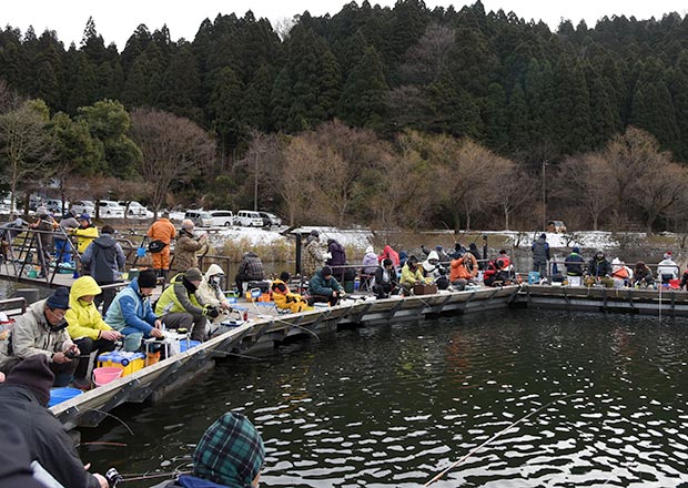 余呉湖の釣場