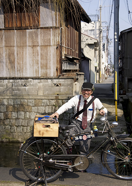 昔の牛乳屋さんの自転車