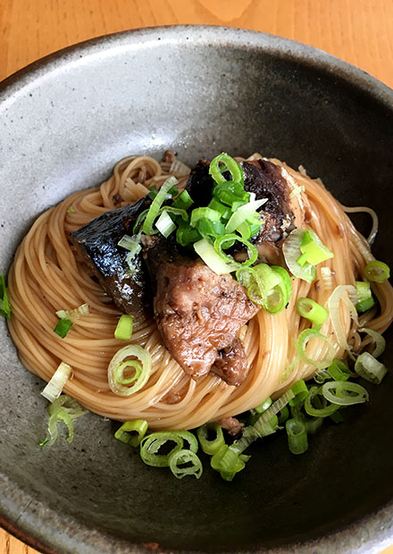 ご家庭で作られた焼き鯖そうめん