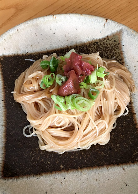 梅干しが相性の良い鯖そうめん