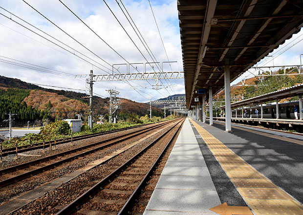 近江塩津駅のホーム