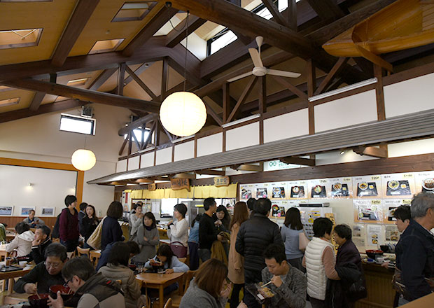 道の駅塩津海道あぢかまの里のフードコート