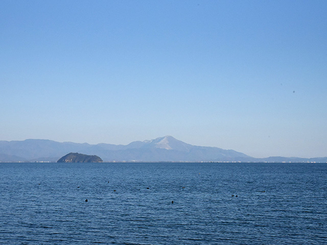 長浜の対岸にある今津から見た長浜の町