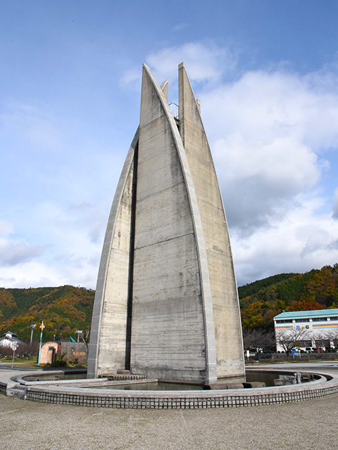 浅井文化スポーツ公園の希望の塔