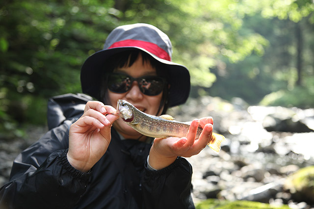 アドバイスを受けたら渓流釣りでいきなり釣れた