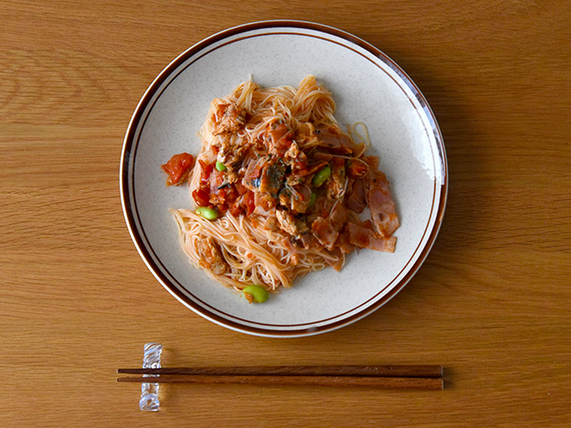 そうめんと鯖缶を使って料理!完成