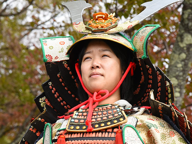 鎧武者姿の浅井さん