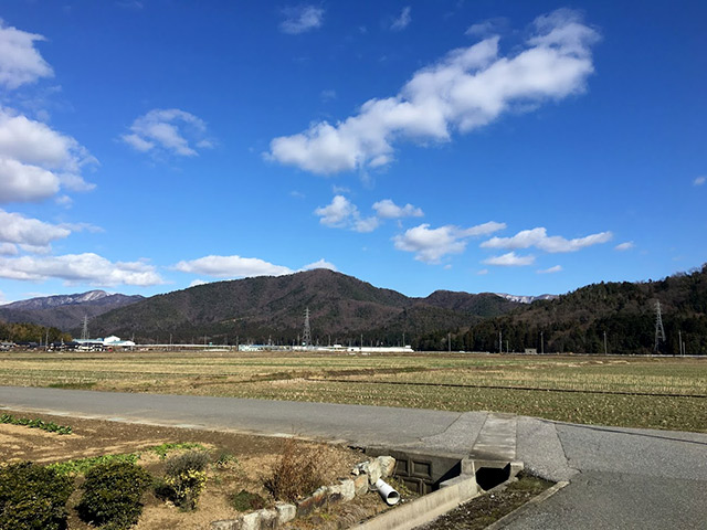 小谷城はすぐ目の前にある