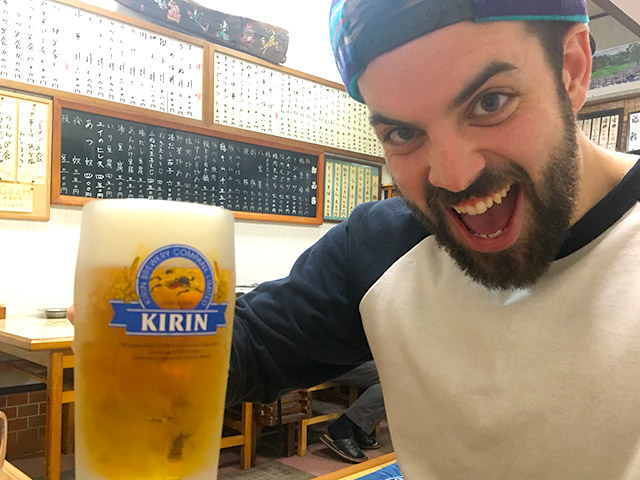 ビール片手に家族に乾杯！