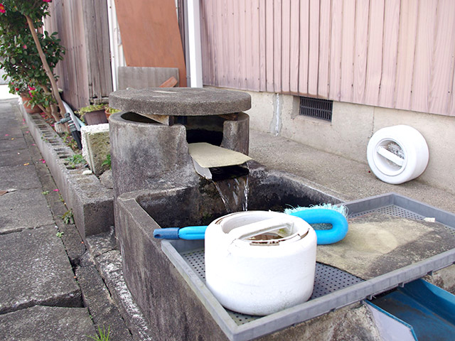 どれも現役のようで、長浜には井戸のある光景が残っている