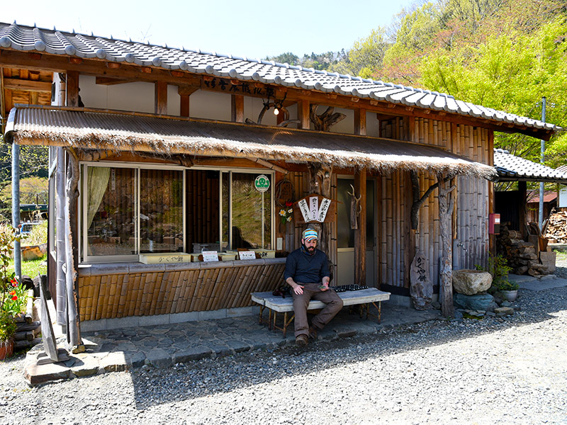 菅浦のかぐや餅は杵でついたお餅です。