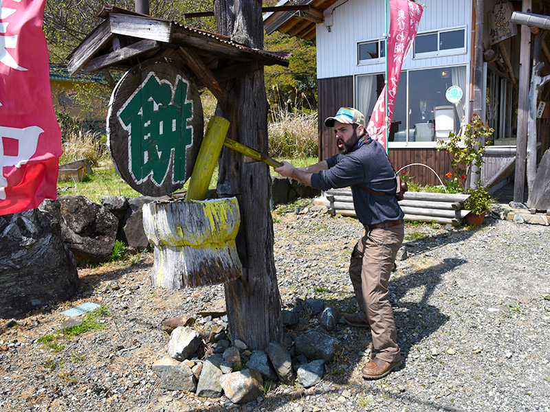 杵でついたかくや餅