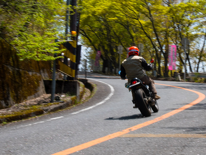 バイクにはちょうどいい感じのカーブが多くて走ると気持ちがいい！