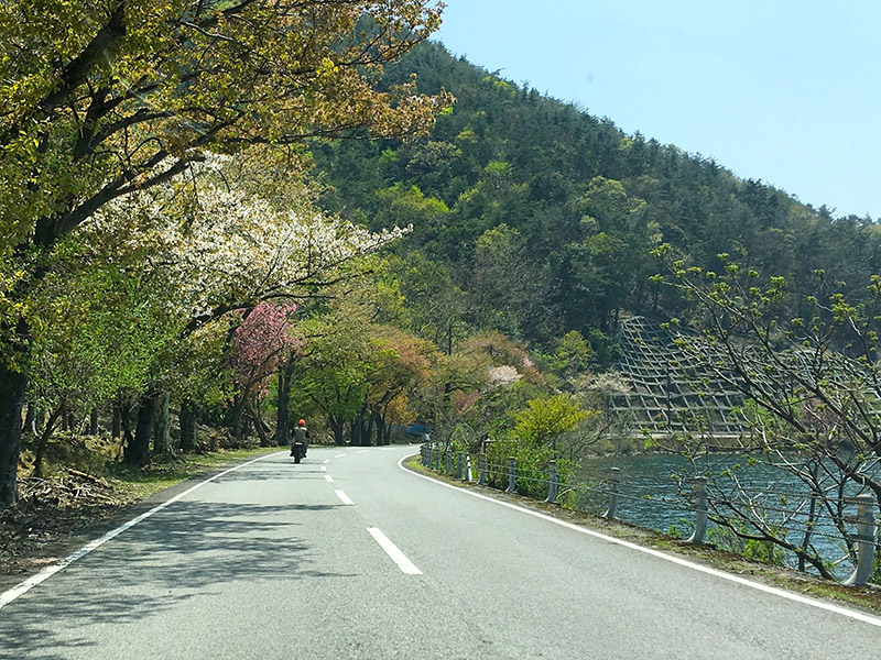 大浦から菅浦をバイクで目指して