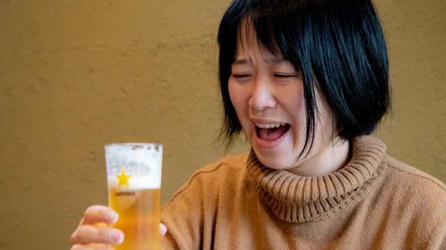 お昼から飲む生ビールは最高です。