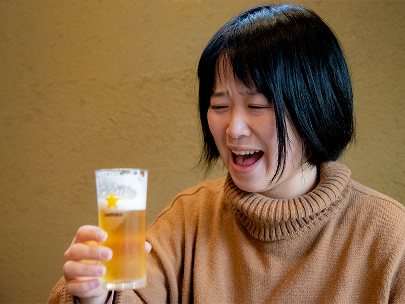 お昼から飲む生ビールは最高です。