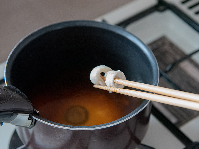 付属のお麩を入れる