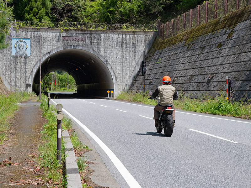 木之本から土倉鉱山へは、岐阜県の揖斐川に向かう国道303号線一本でいけます