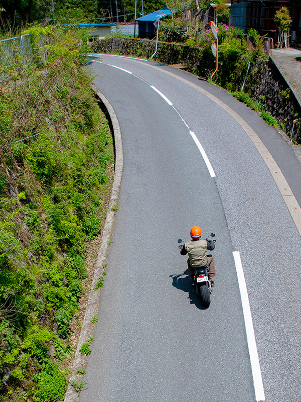 土倉鉱山を目指して国道303号線をバイクツーリング 