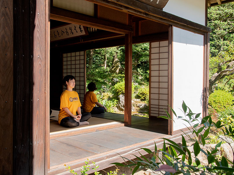 青岸寺は、滋賀県米原市の太尾山西麓にある曹洞宗の仏教寺院