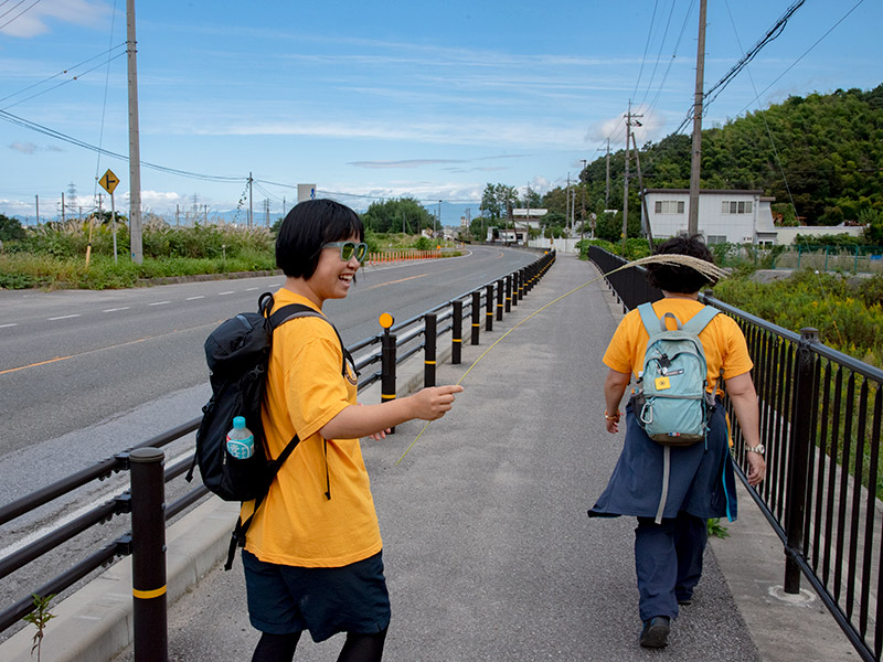 鳥居本から北国街道を北上中