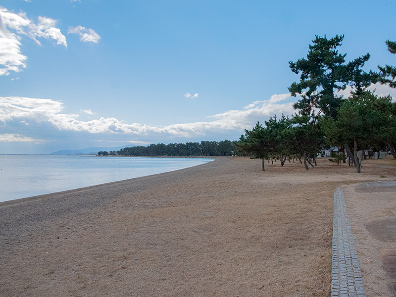 途中で立ち寄った琵琶湖沿いのマキノサニービーチ