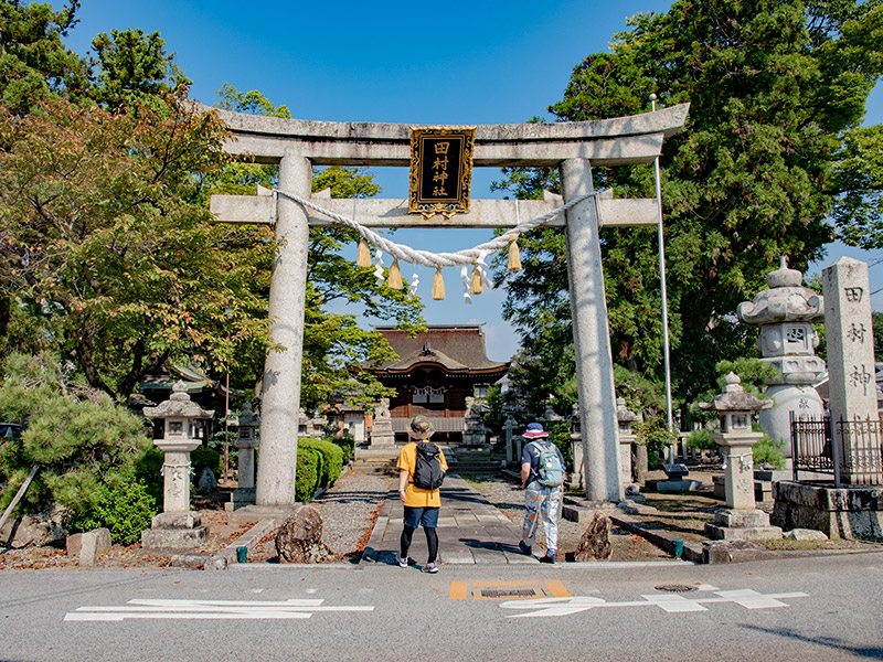 北国街道沿いの田村神社