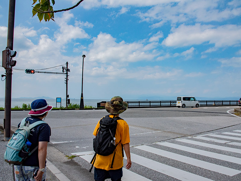 長浜の湖岸道路（下坂浜）