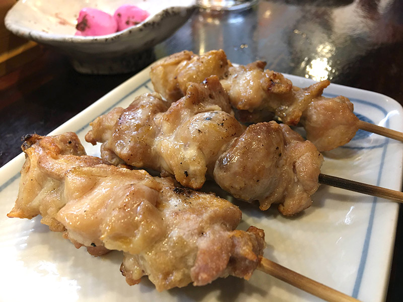 一串に刺さるお肉のボリュームが大きめ