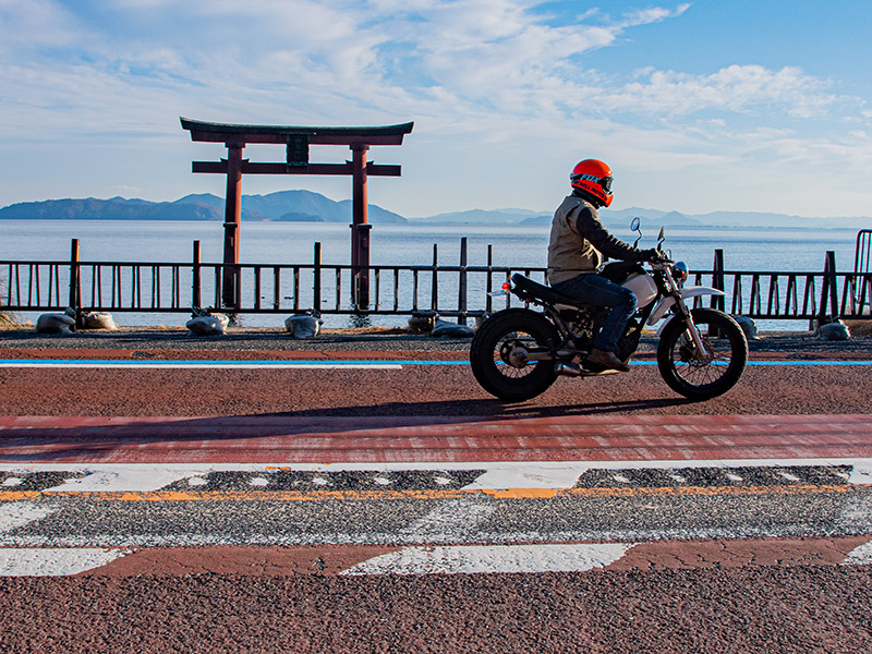 バイクツーリングで白鬚神社の鳥居