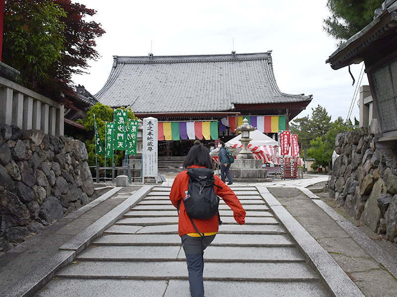 北国街道沿いの木之本地蔵