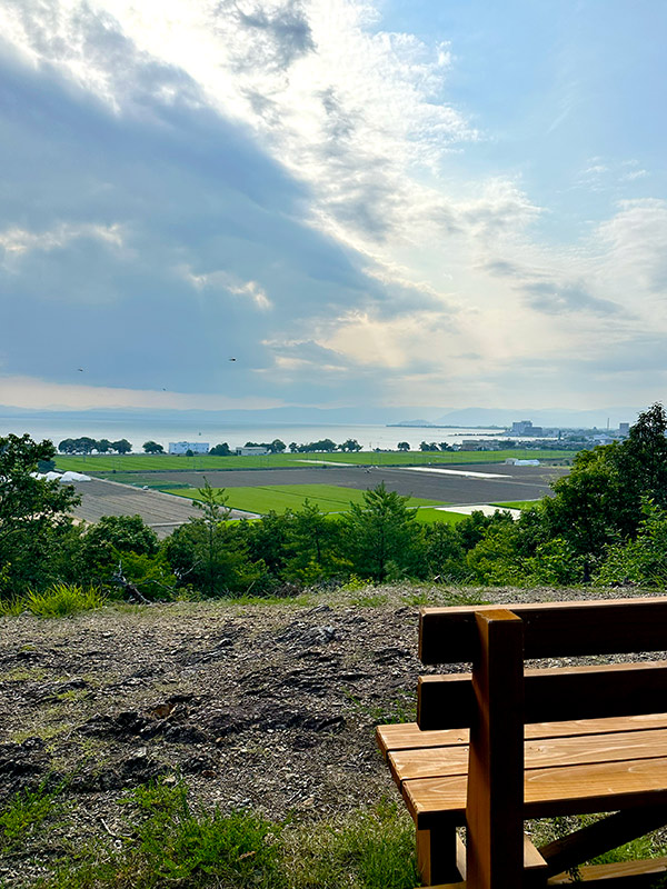 長浜の田村山から見える琵琶湖や田園が美しい
