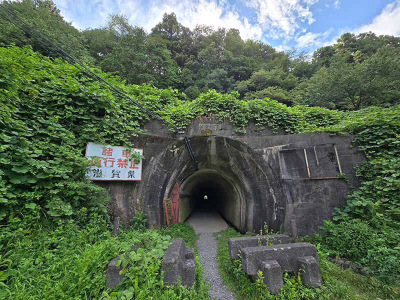 2代目の西野水道は歩いて琵琶湖へとつながっている
