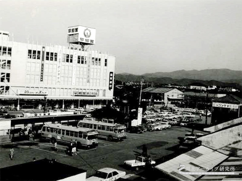 1971年の長浜駅前、平和堂があった頃の風景